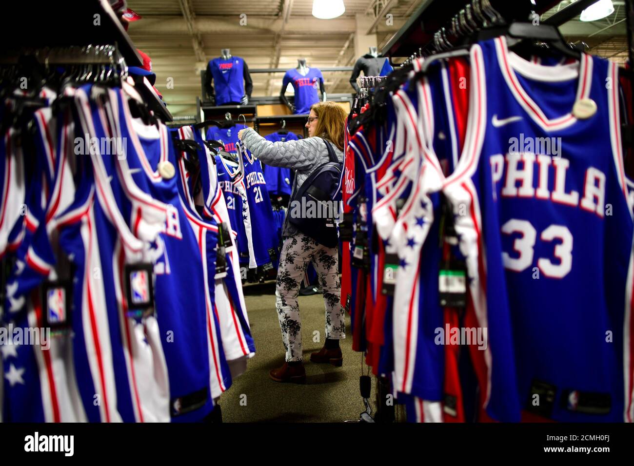 76ers store