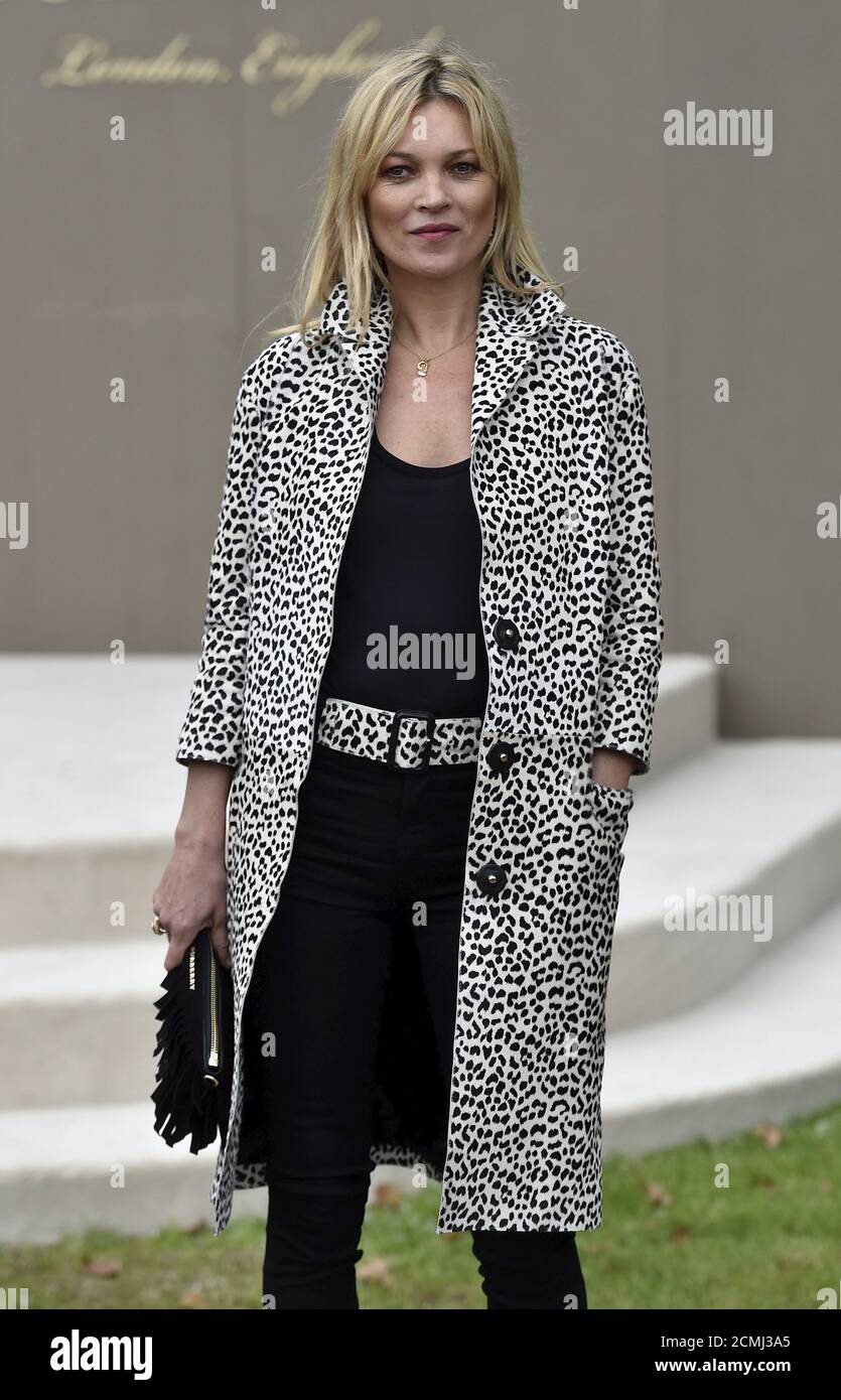 at ringe Vandt Pålidelig British model Kate Moss arrives for the Burberry Spring/Summer 2016  collection during London Fashion Week September 21, 2015. REUTERS/Toby  Melville Stock Photo - Alamy