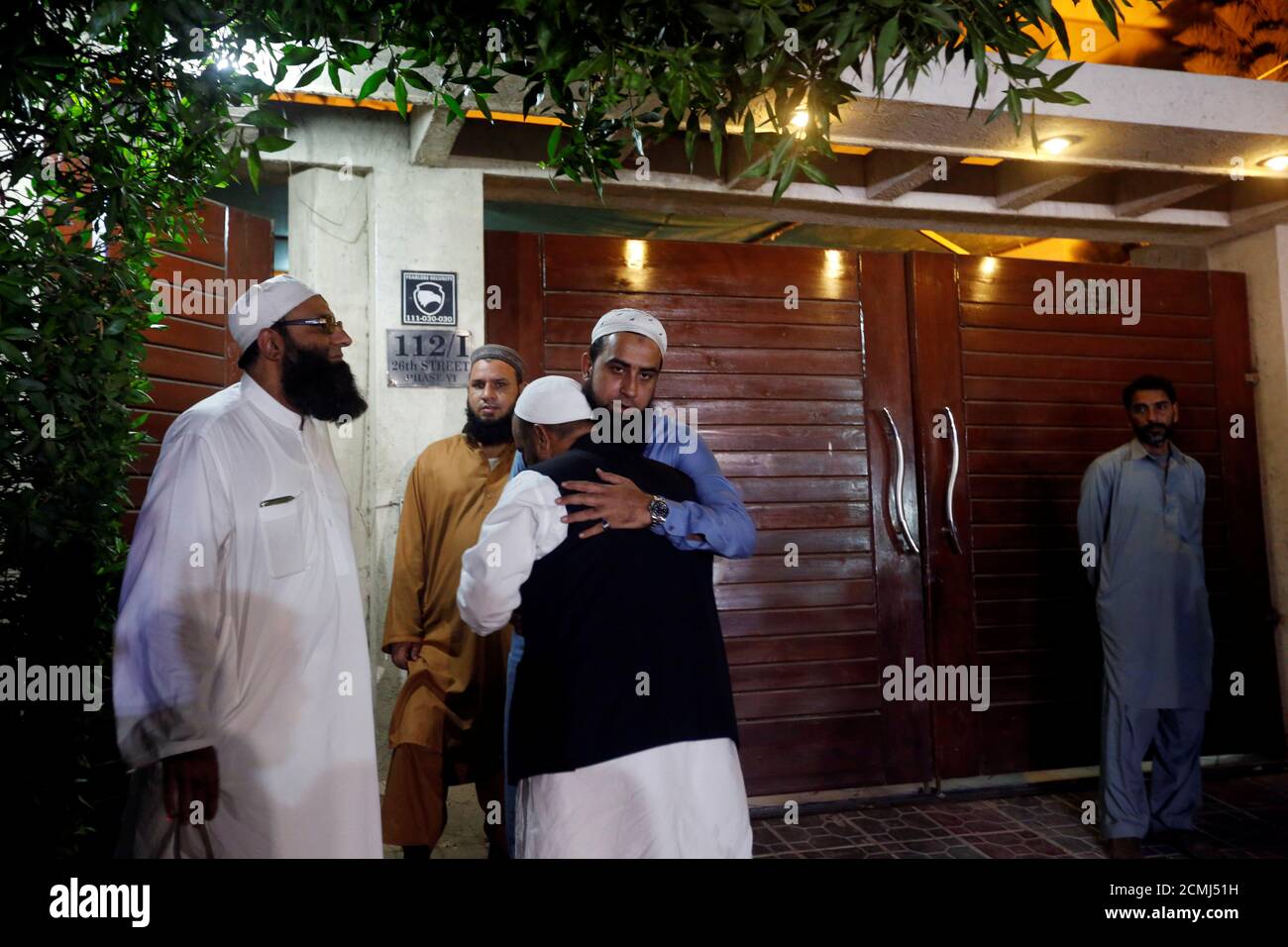 Junaid jamshed hi-res stock photography and images - Alamy