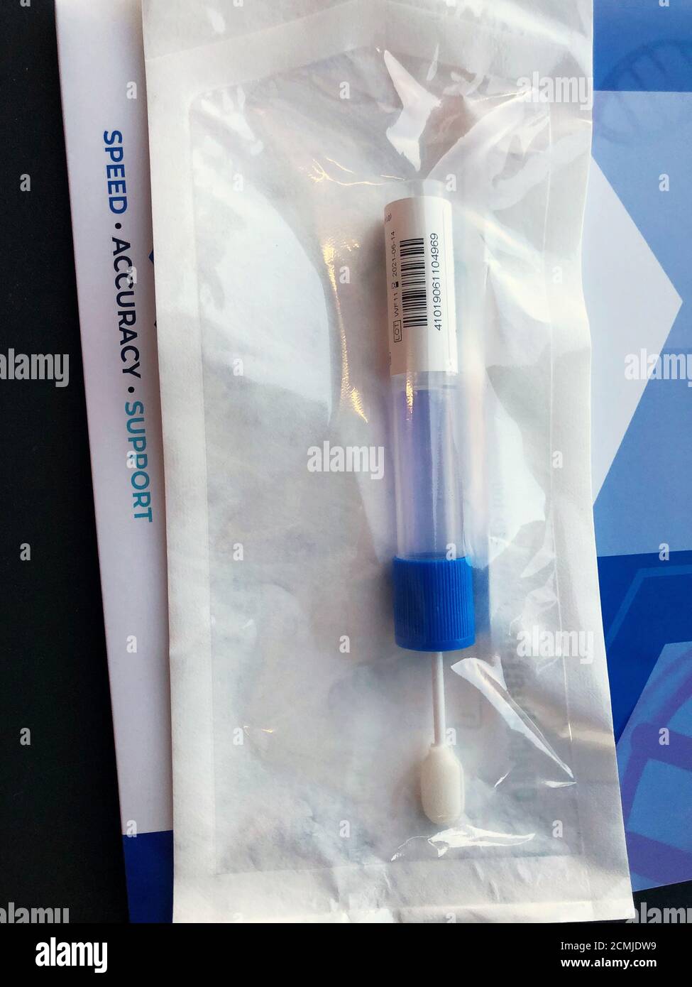 Cheek swab dna hires stock photography and images Alamy