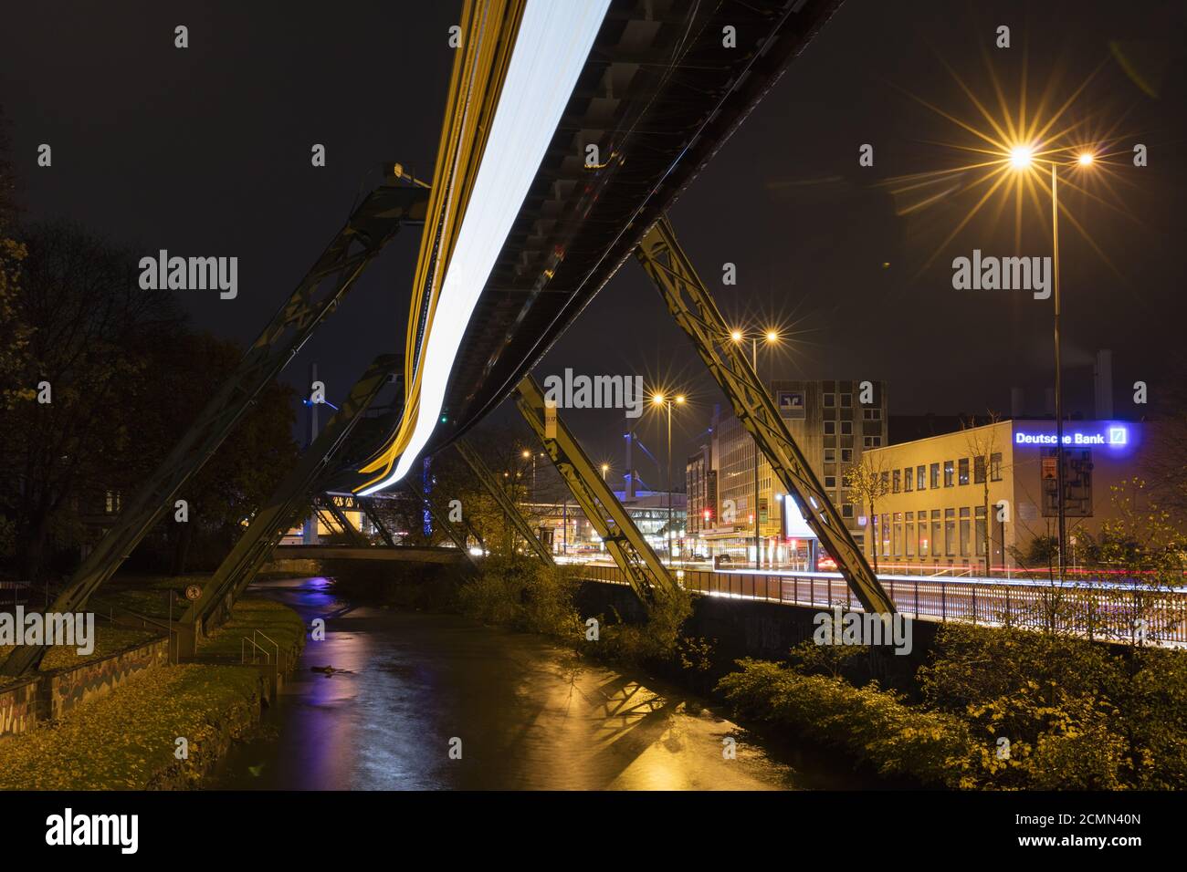 Illuminated Overhead Railway Wuppertal Stock Photo Alamy