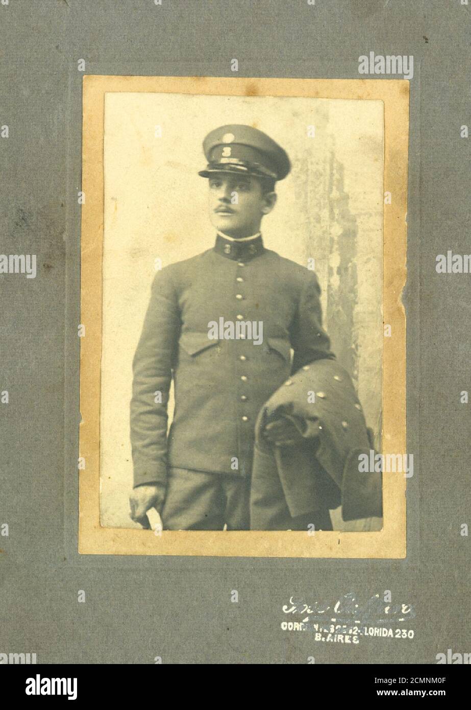 Juan De Salvo -luego mas conocido como Juan Desalvo- Buenos Aires, 23-6-1882 - 3-8-1949. Foto hacia 1902 como soldado del Regimiento 3 de Infantería. Stock Photo