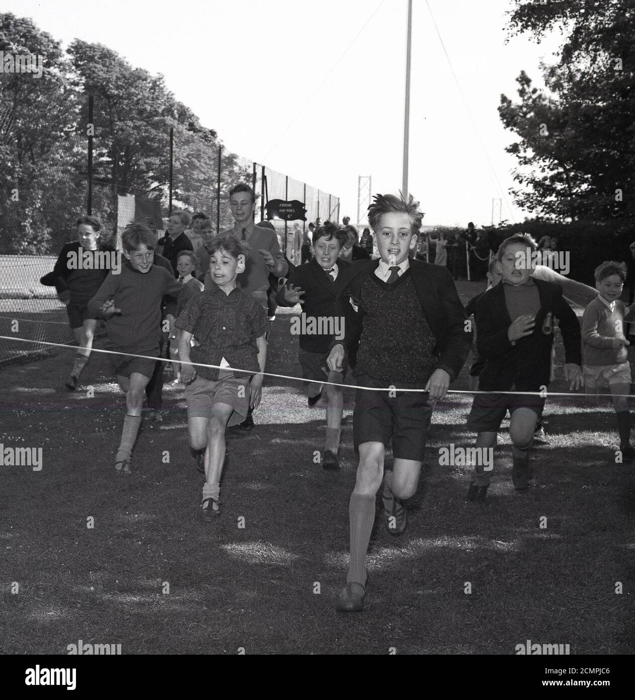 Children different race uniform hi-res stock photography and images - Alamy