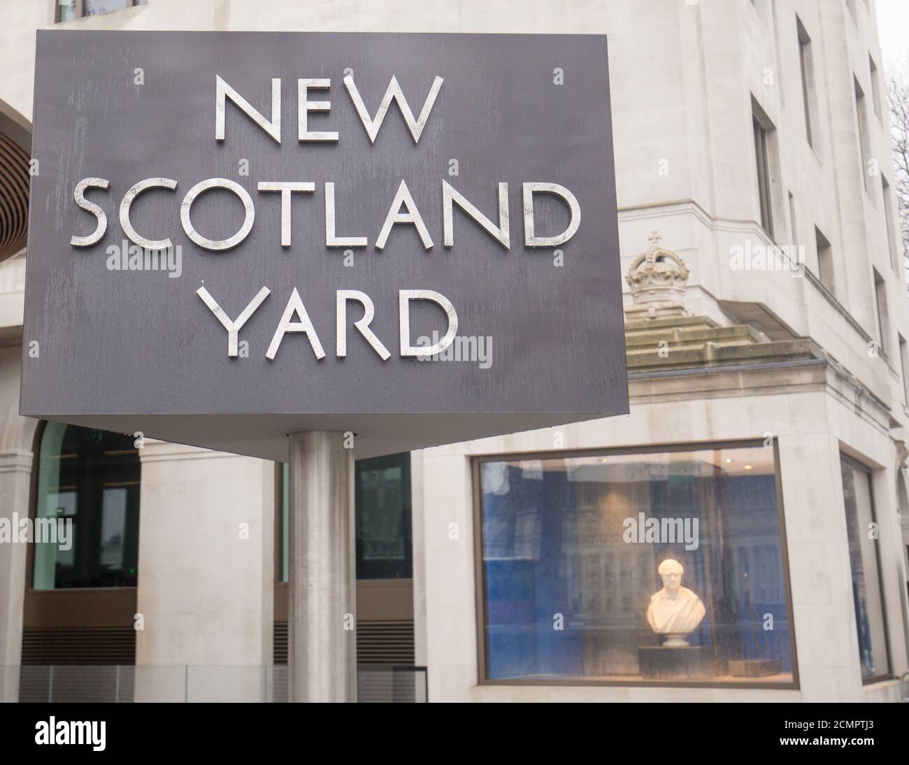 New Scotland Yard Triangular revolving sign  is located outside the new premises of New Scotland Yard on Victoria Embankment.  New Scotland Yard is th Stock Photo