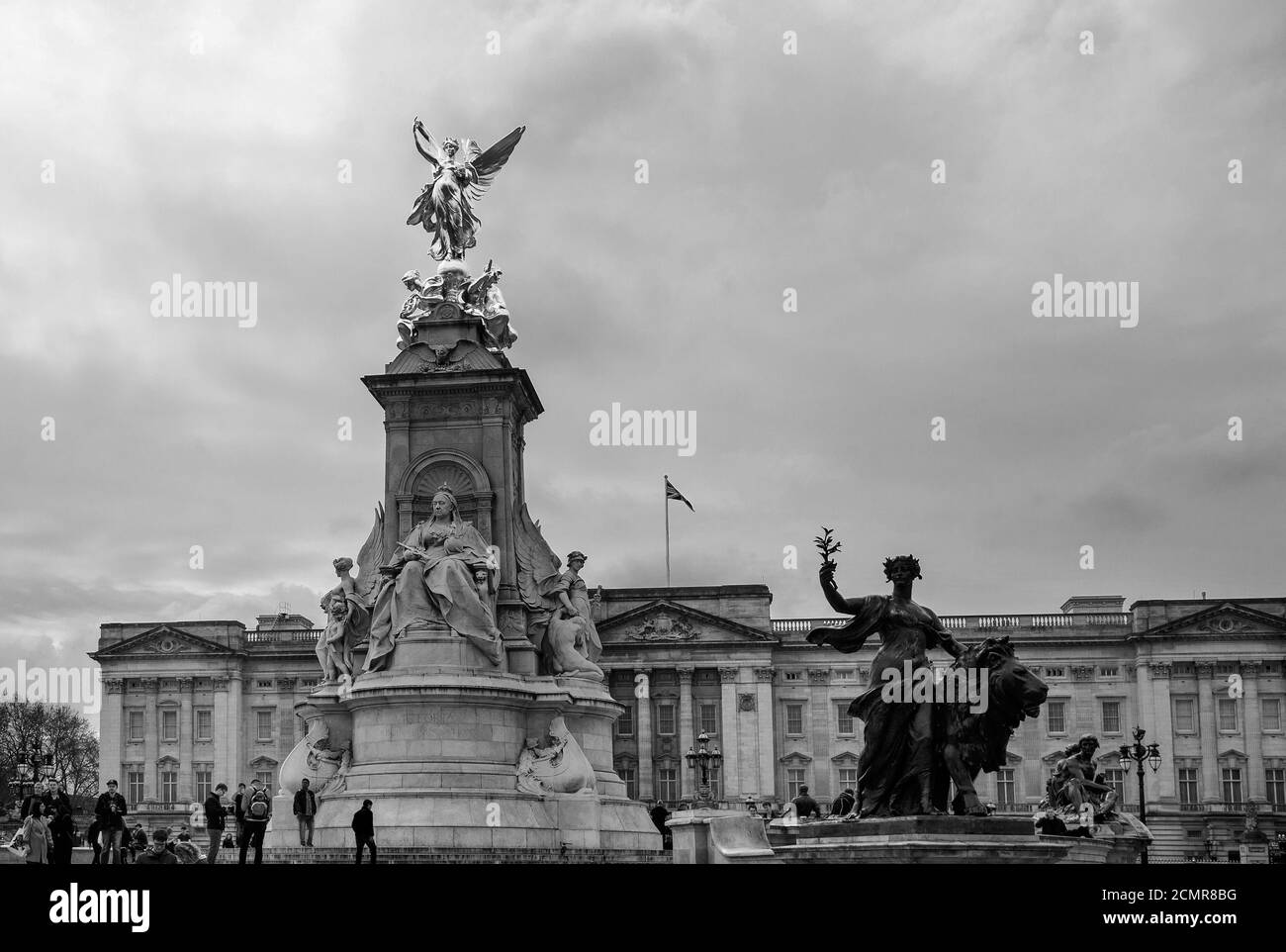 Buckingham Palace, London, UK - 2018.  The Queen Victoria Monument outside Buckingham Palace commemorating the reign of Queen Victoria. Stock Photo