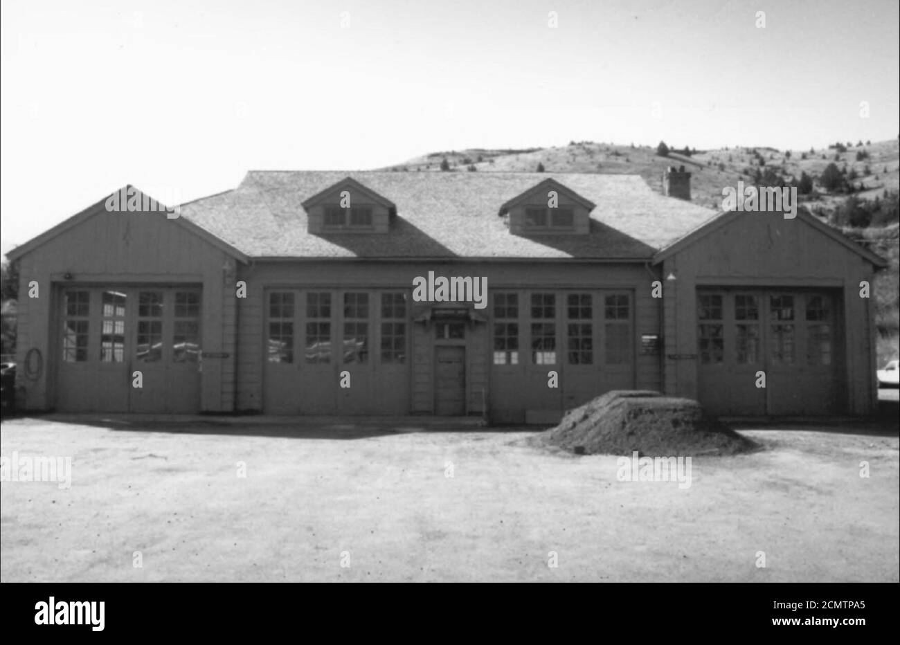Repair shop Black and White Stock Photos & Images Alamy