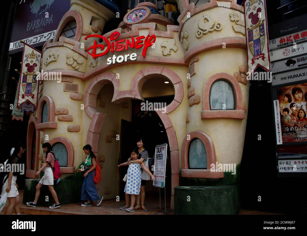 Tokyo Disney Store High Resolution Stock Photography And Images Alamy