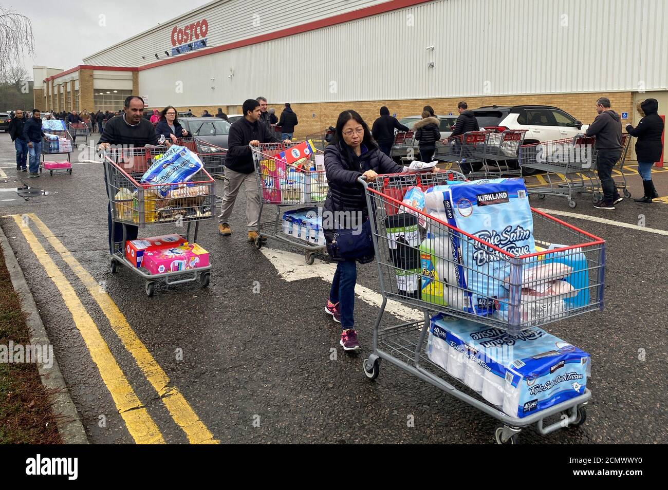 Shopping in watford hires stock photography and images Alamy