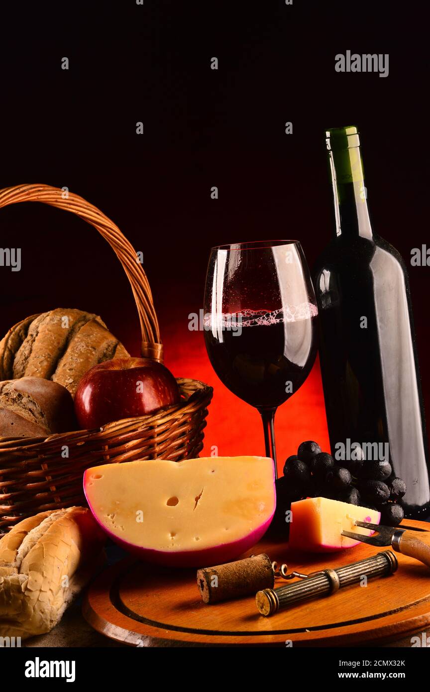 Red wine cheese bread hi-res stock photography and images - Alamy