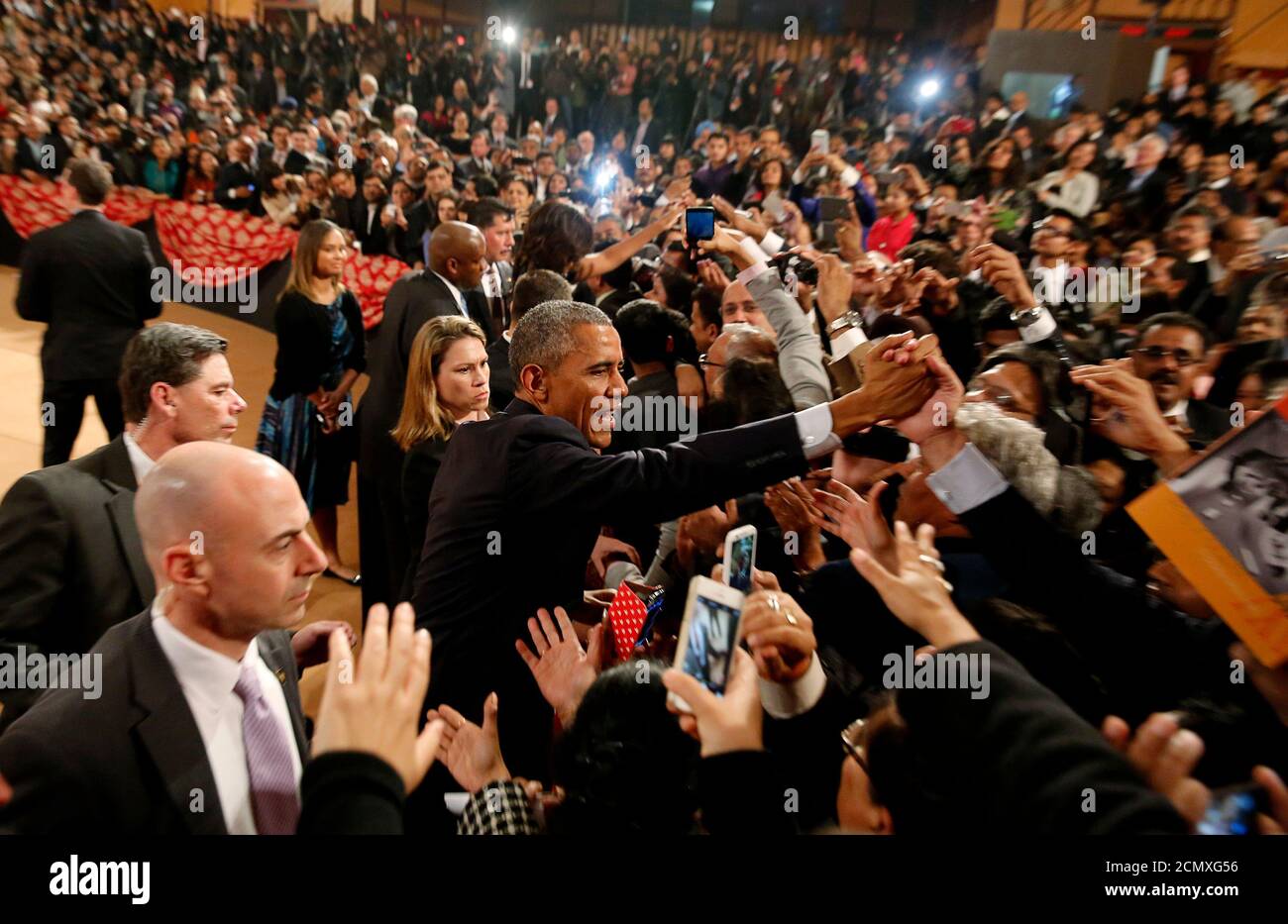 President Obama Crowd Hands High Resolution Stock Photography And Images Alamy