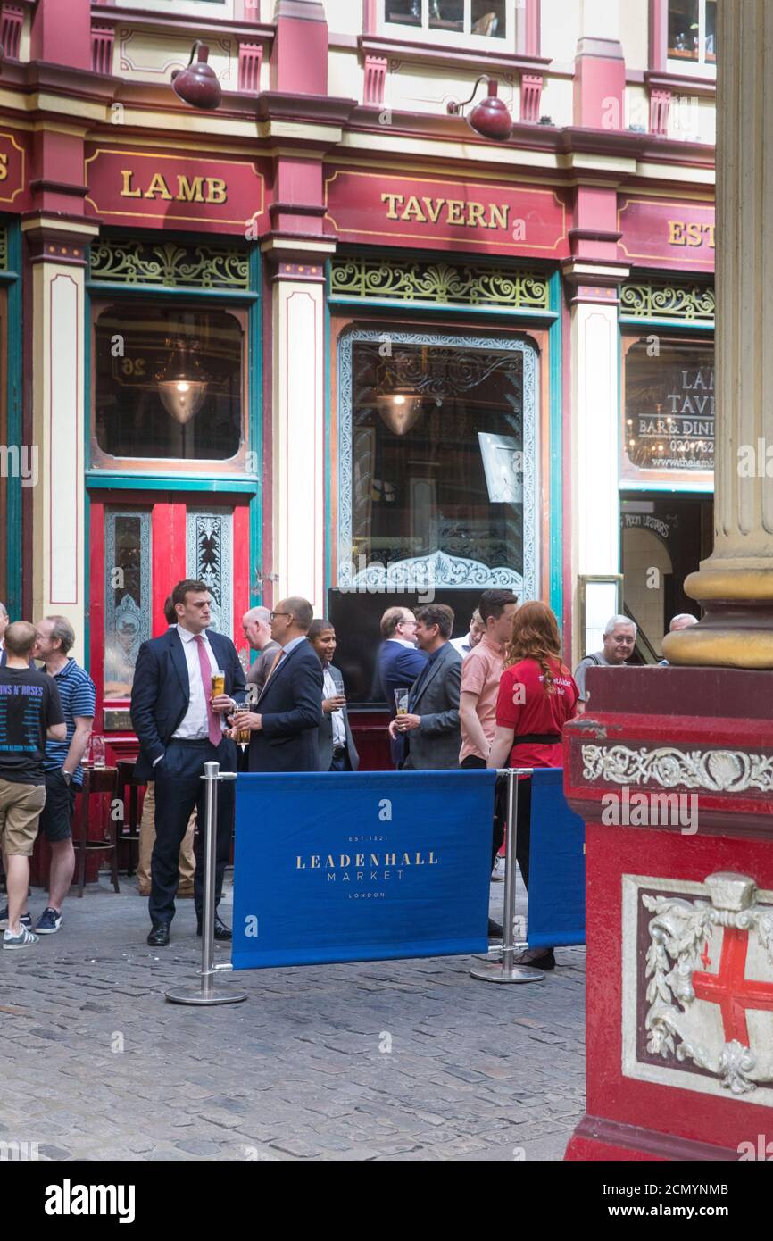 The lamb tavern at leadenhall market hires stock photography and