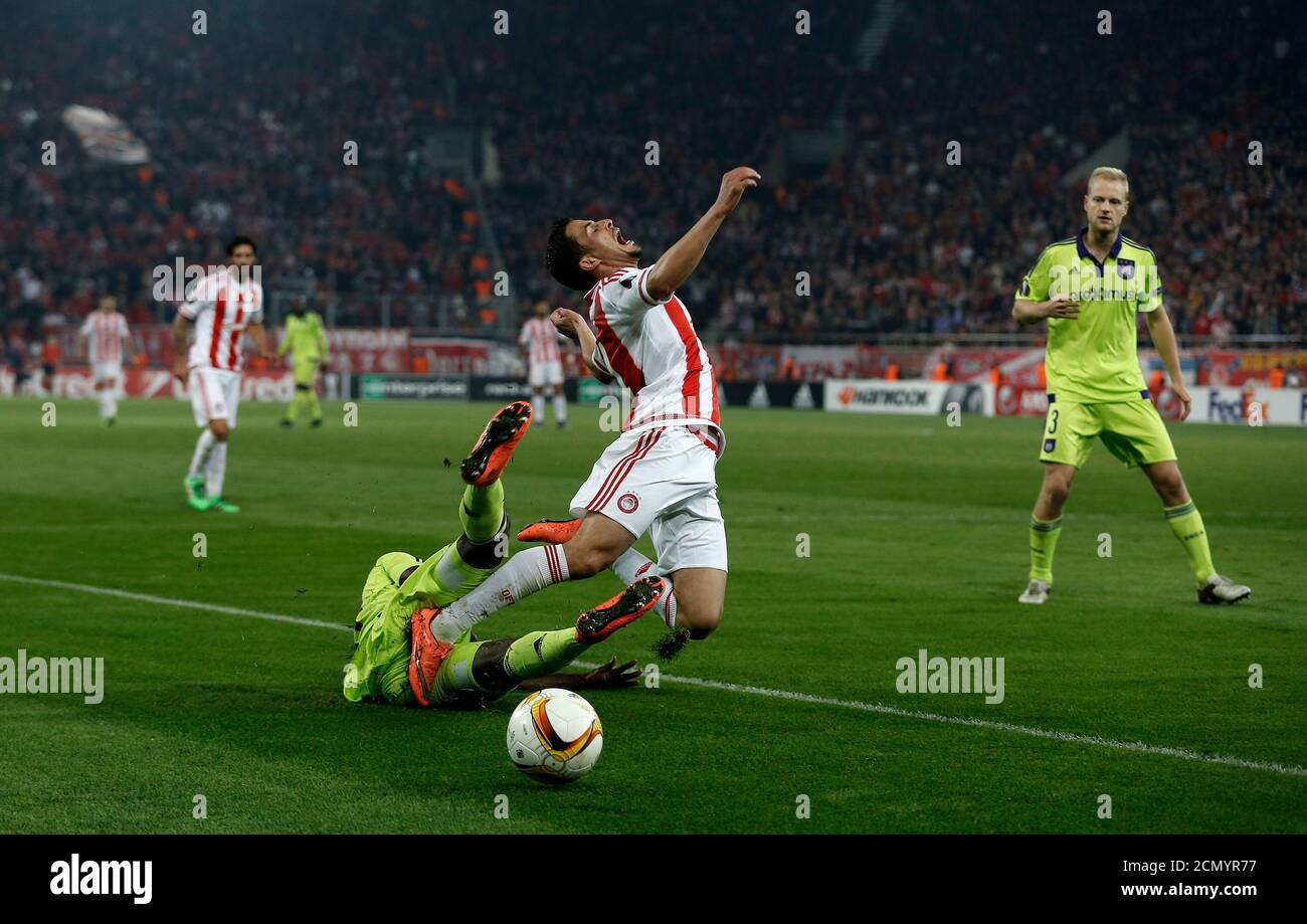 Football - Olympiacos v Anderlecht - UEFA Europa League round of 32 -  Georgios Karaiskakis Stadium, Athens, Greece - 25/