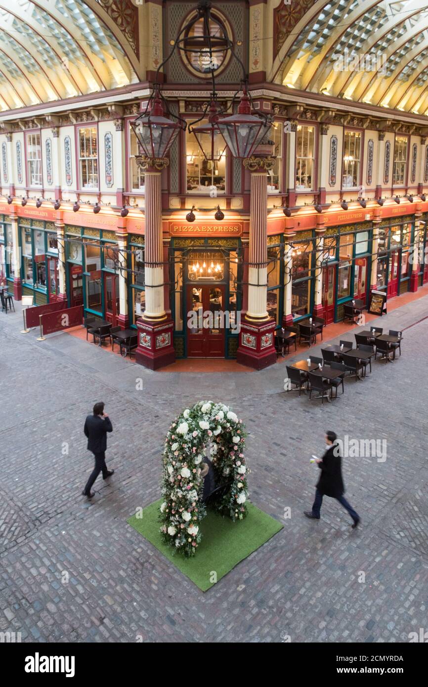 The lamb tavern at leadenhall market hires stock photography and
