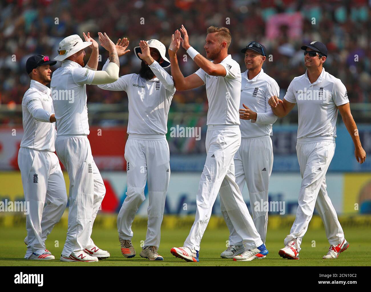 Cricket India V England Second Test Cricket Match Dr Y S Rajasekhara Reddy Aca Vdca Cricket Stadium Visakhapatnam India 17 11 16 England S Stuart Broad 3rd R Celebrates With Team Mates After