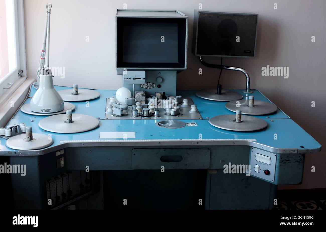 Steenbeck editing machine hires stock photography and images Alamy
