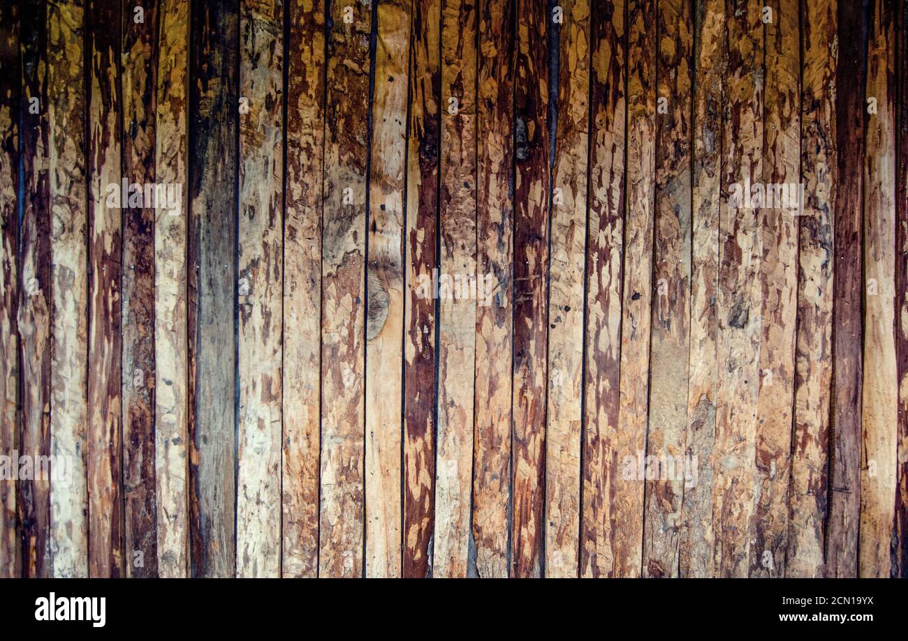 Weather wood post log hi-res stock photography and images - Alamy