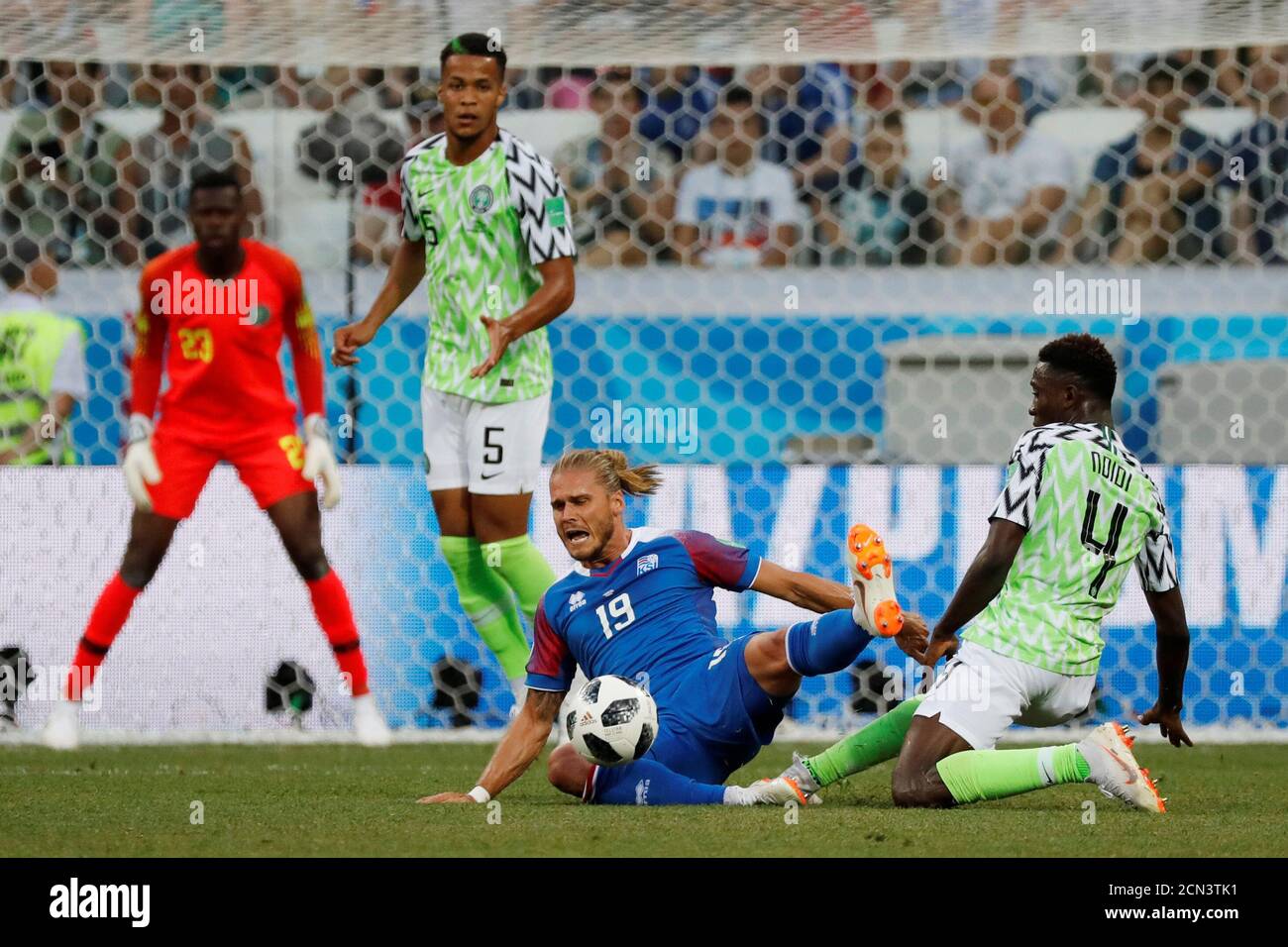 Soccer Football World Cup Group D Nigeria Vs Iceland Volgograd Arena Volgograd Russia June 22 18 Nigeria S Wilfred Ndidi In Action With Iceland S Rurik Gislason Reuters Toru Hanai Stock Photo Alamy