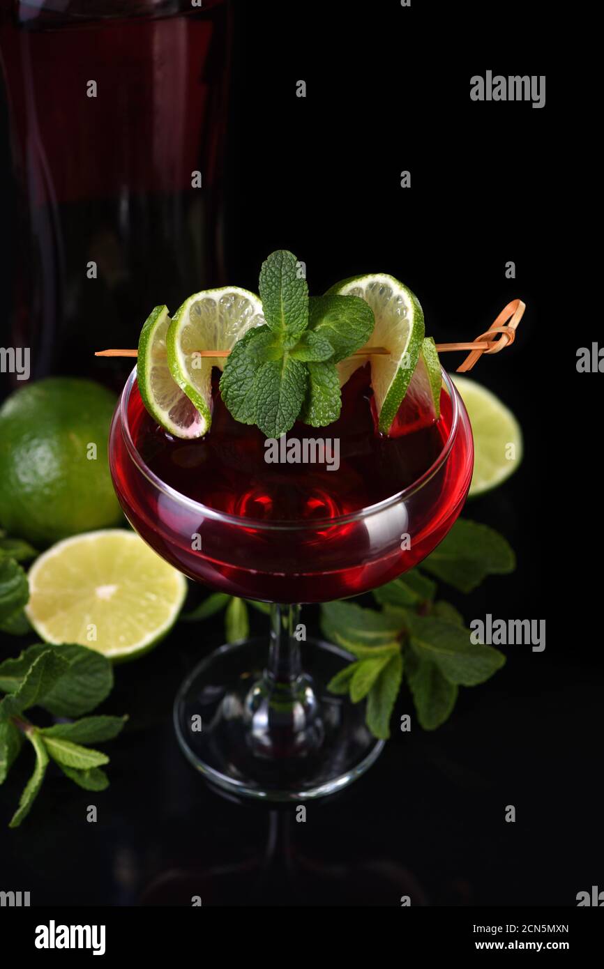 martini rosso cocktails with lime and mint. Drink aperitif based on
