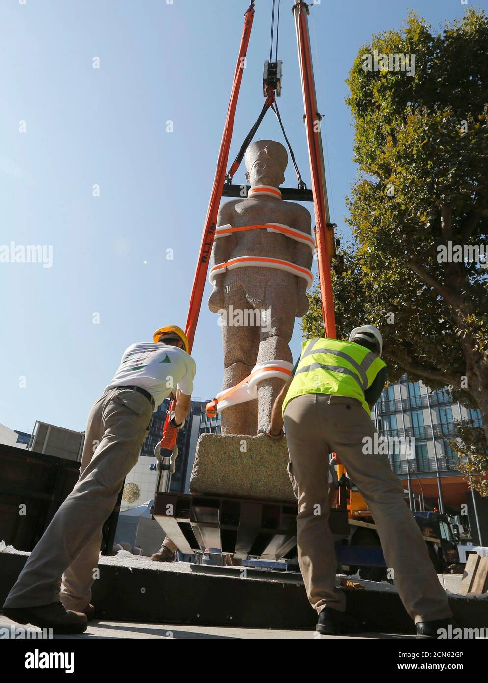 Statue arabe hires stock photography and images Alamy
