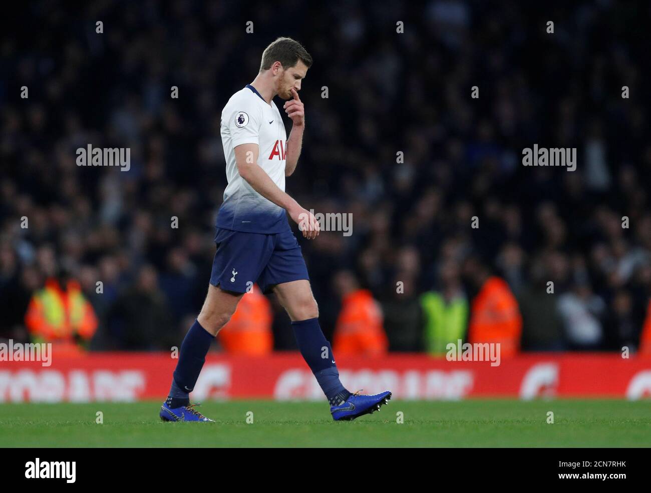 Tottenham v arsenal red hi-res photography and Alamy