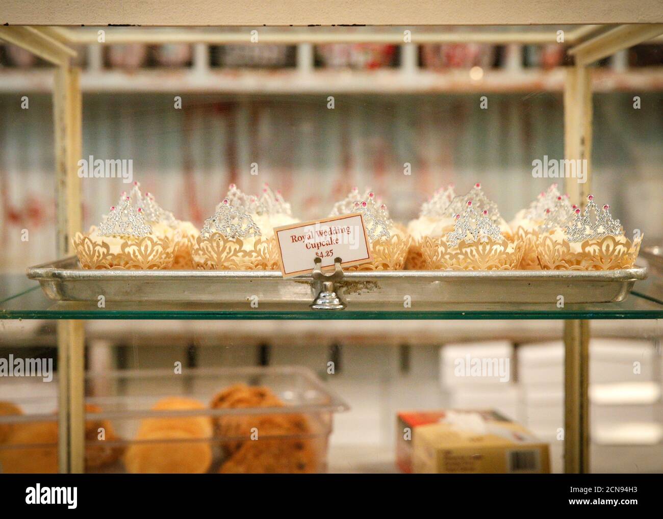 Royal Wedding Cupcakes are displayed in a case at the Magnolia Bakery in  New York City, U.S., May 16, 2018. REUTERS/Brendan McDermid Stock Photo -  Alamy