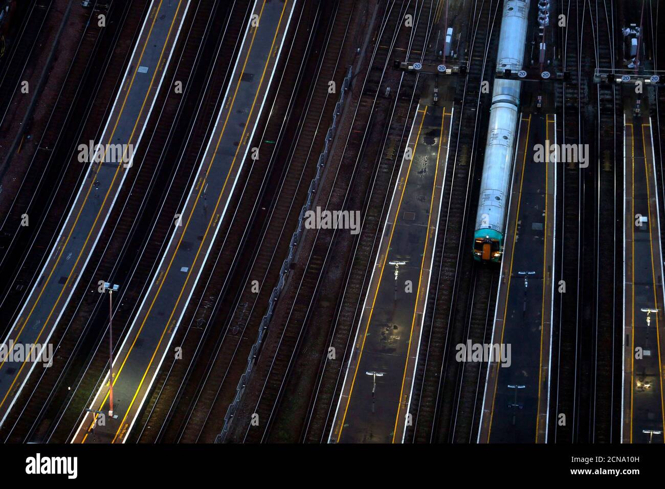 London Bridge Railing London bridge rail station hi-res stock photography and images - Alamy