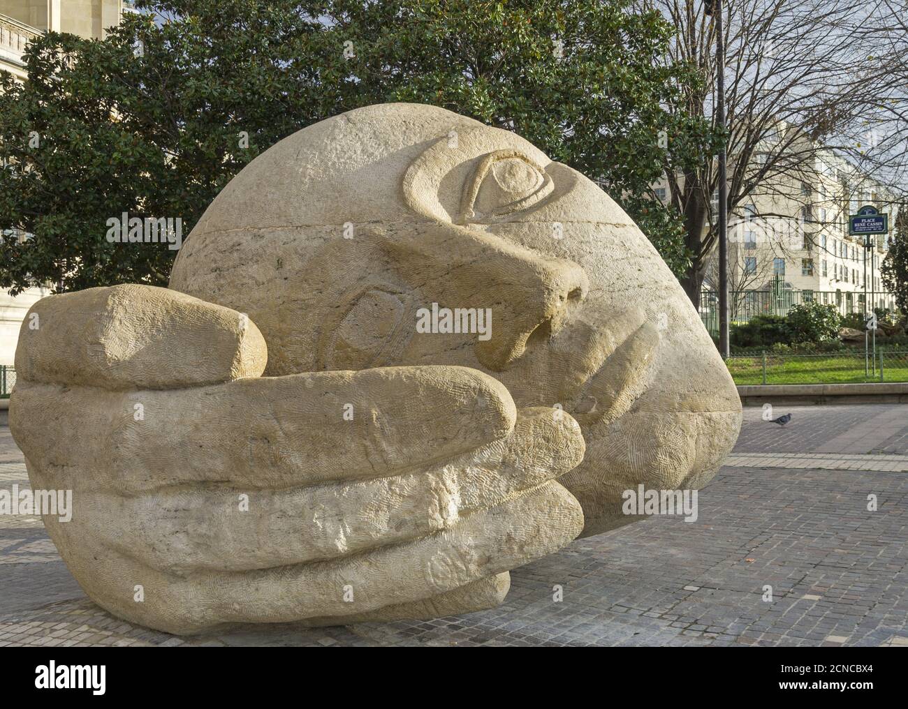 Ecoute, paris hi-res stock photography and images - Alamy