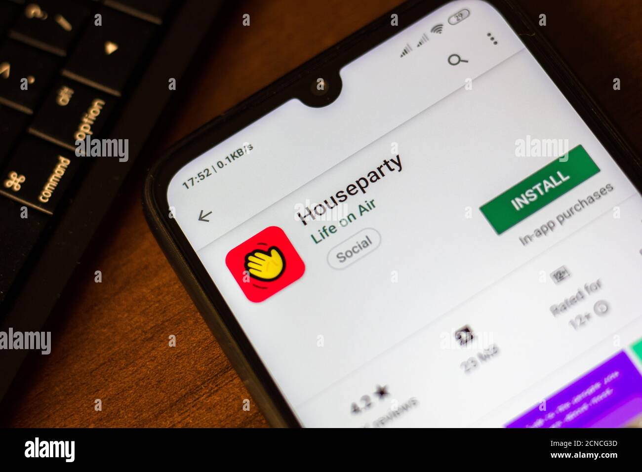 Houseparty app hi-res stock photography and images - Alamy