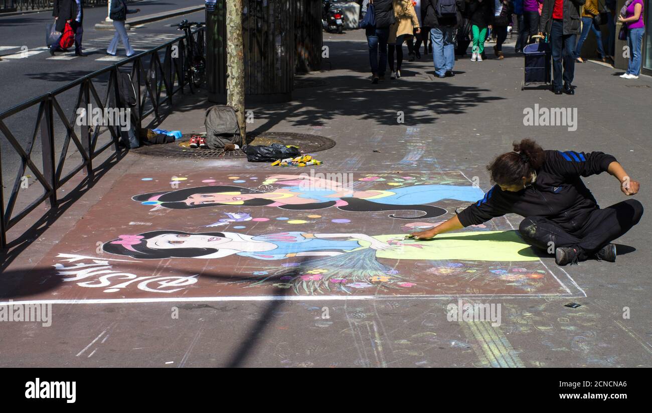 Street artist in Paris Stock Photo Alamy