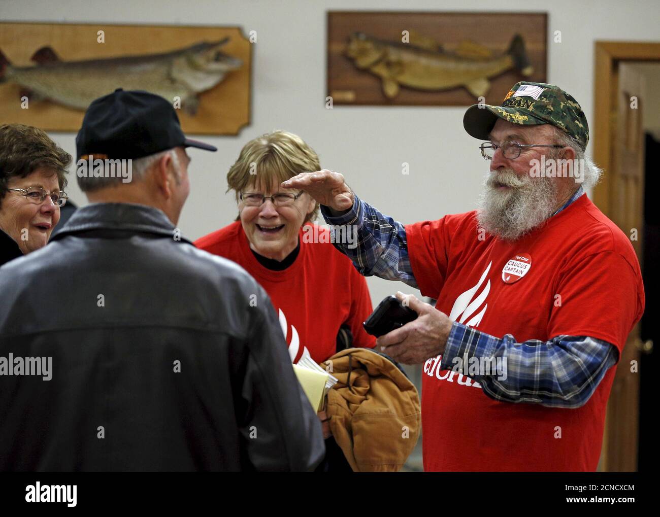 Vince Loeckle (R), a Mitchell County caucus captain, and his wife Judy