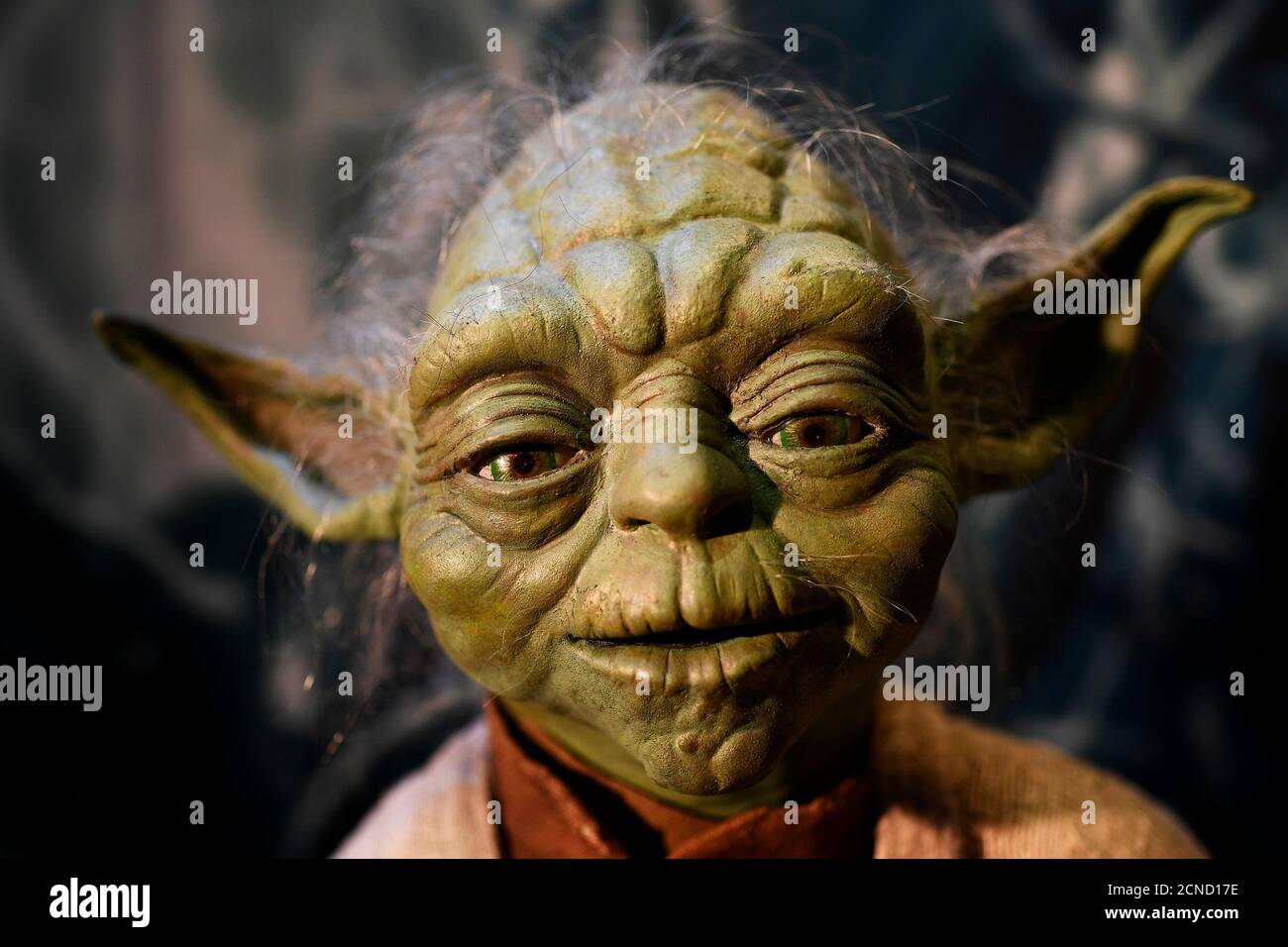 Yoda puppet hires stock photography and images Alamy