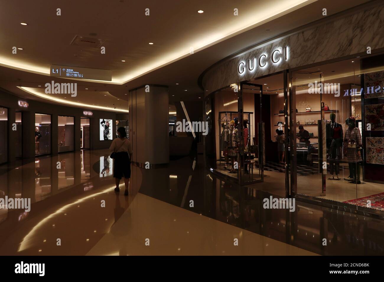 gucci tunjungan plaza