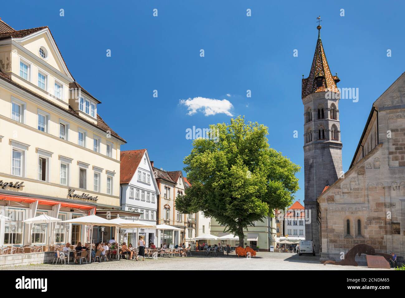 Street cafe at Johannisplatz square, Johanniskirche church, Schwaebisch-Gmund, Baden-Wurttemberg, Germany, Europe Stock Photo