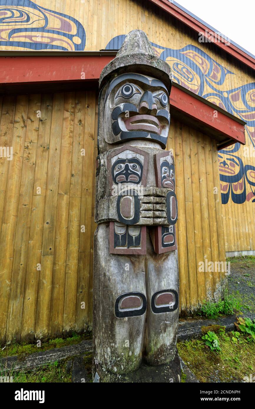 Exterior, The Big House, Klemtu, First Nations Kitasoo Xai Xais community, Great Bear Rainforest, British Columbia, Canada Stock Photo