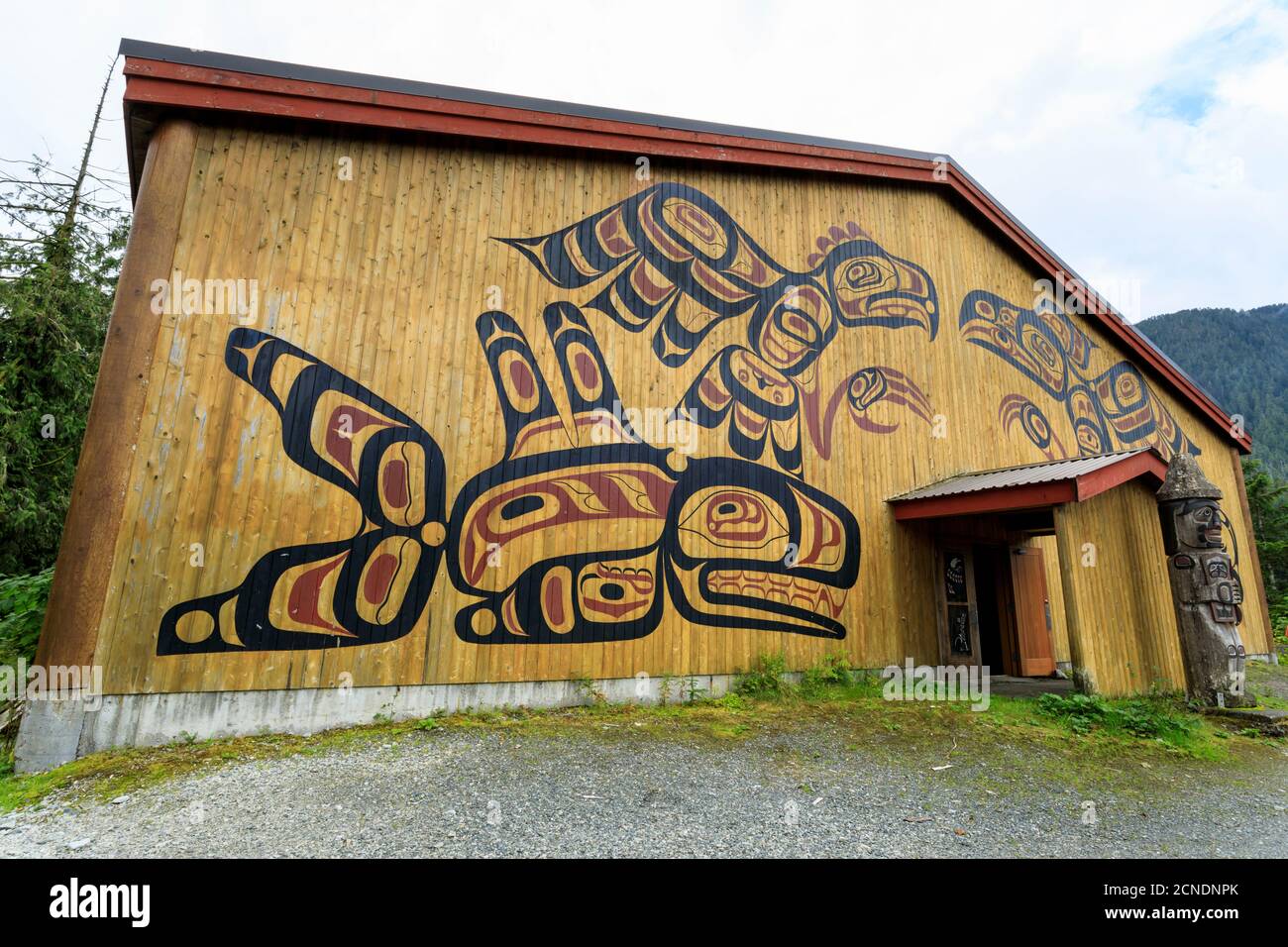 Exterior, The Big House, Klemtu, First Nations Kitasoo Xai Xais community, Great Bear Rainforest, British Columbia, Canada Stock Photo