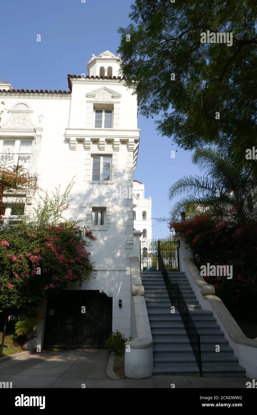 West Hollywood, California, USA 17th September 2020 A general view of atmosphere of actor Ben Lyon's former residence at 1334 N. Harper Avenue and Scream 3 Movie Filming Location at 1336 N. Harper Avenue on September 17, 2020 in West Hollywood, California, USA. Photo by Barry King/Alamy Stock Photo Stock Photo