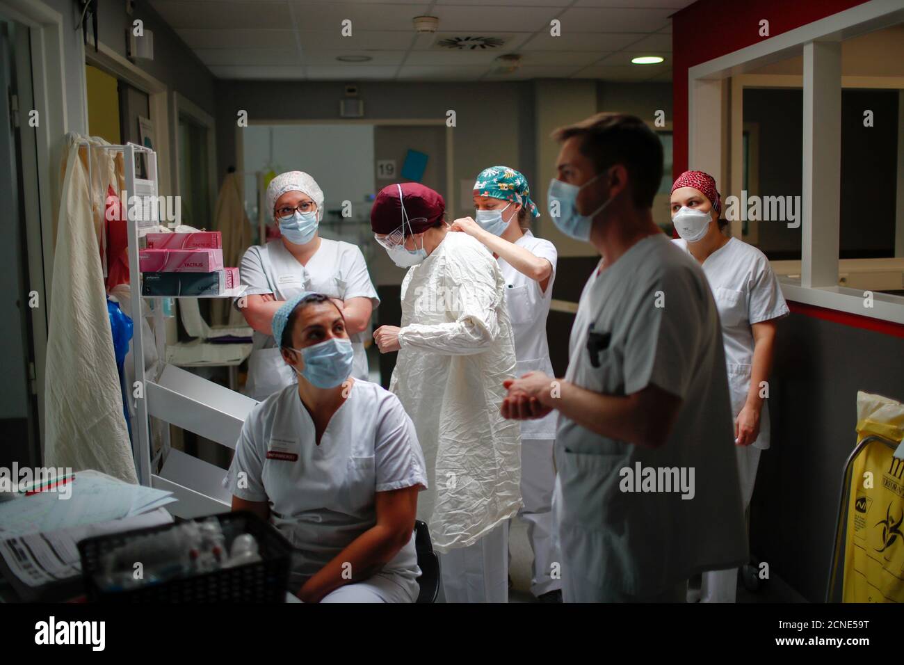 page 2 icu doctors high resolution stock photography and images alamy