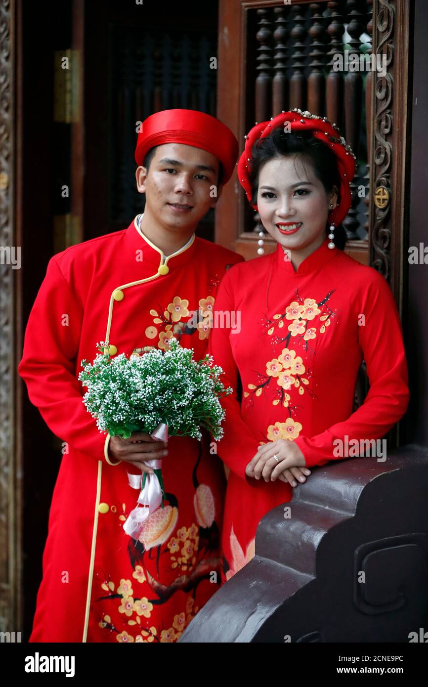 Traditional wedding at Thien Ung Buddhist temple, Quy Nhon, Vietnam, Indochina, Southeast Asia, Asia Stock Photo