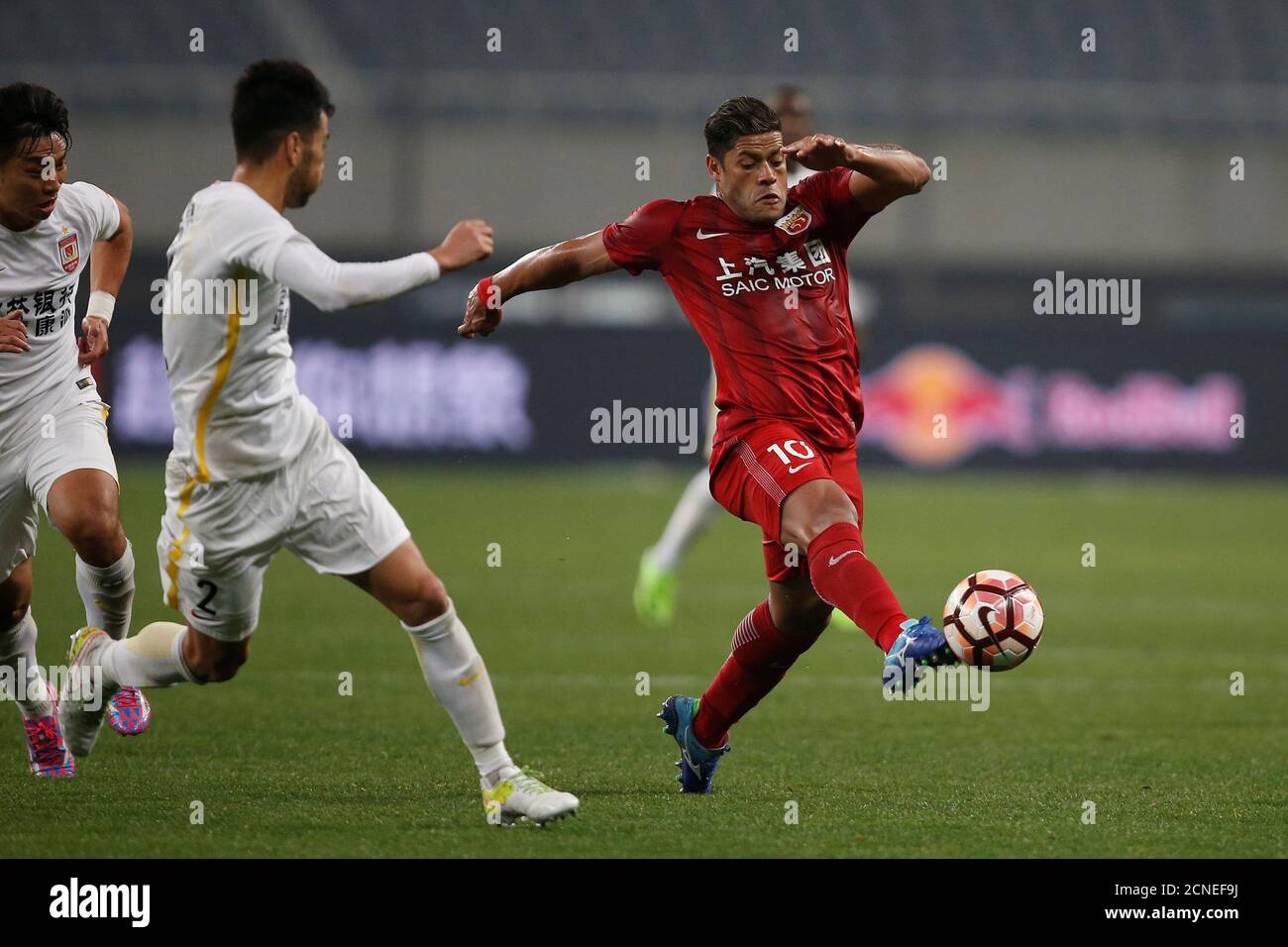 Football Soccer Chinese Super League Sipg V Changchun Yatai Fc Shanghai China 4 3 17 Sipg S Brazilian Forward Hulk L In Action Reuters Aly Song Stock Photo Alamy