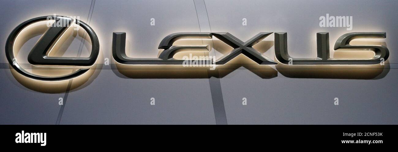 A Lexus Logo Is Seen At The 17 New York International Auto Show In New York City U S April 13 17 Reuters Lucas Jackson Stock Photo Alamy
