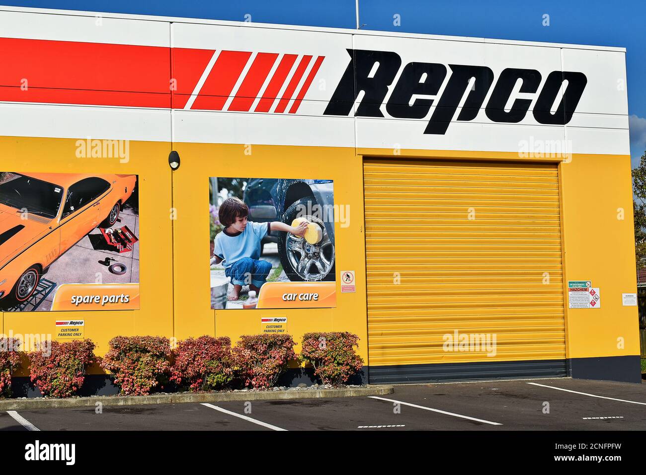 AUCKLAN, NEW ZEALAND - Apr 19, 2019: Auckland / New Zealand - April 19 2019: View of Repco reseller and supplier of automotive parts store front in Hi Stock Photo