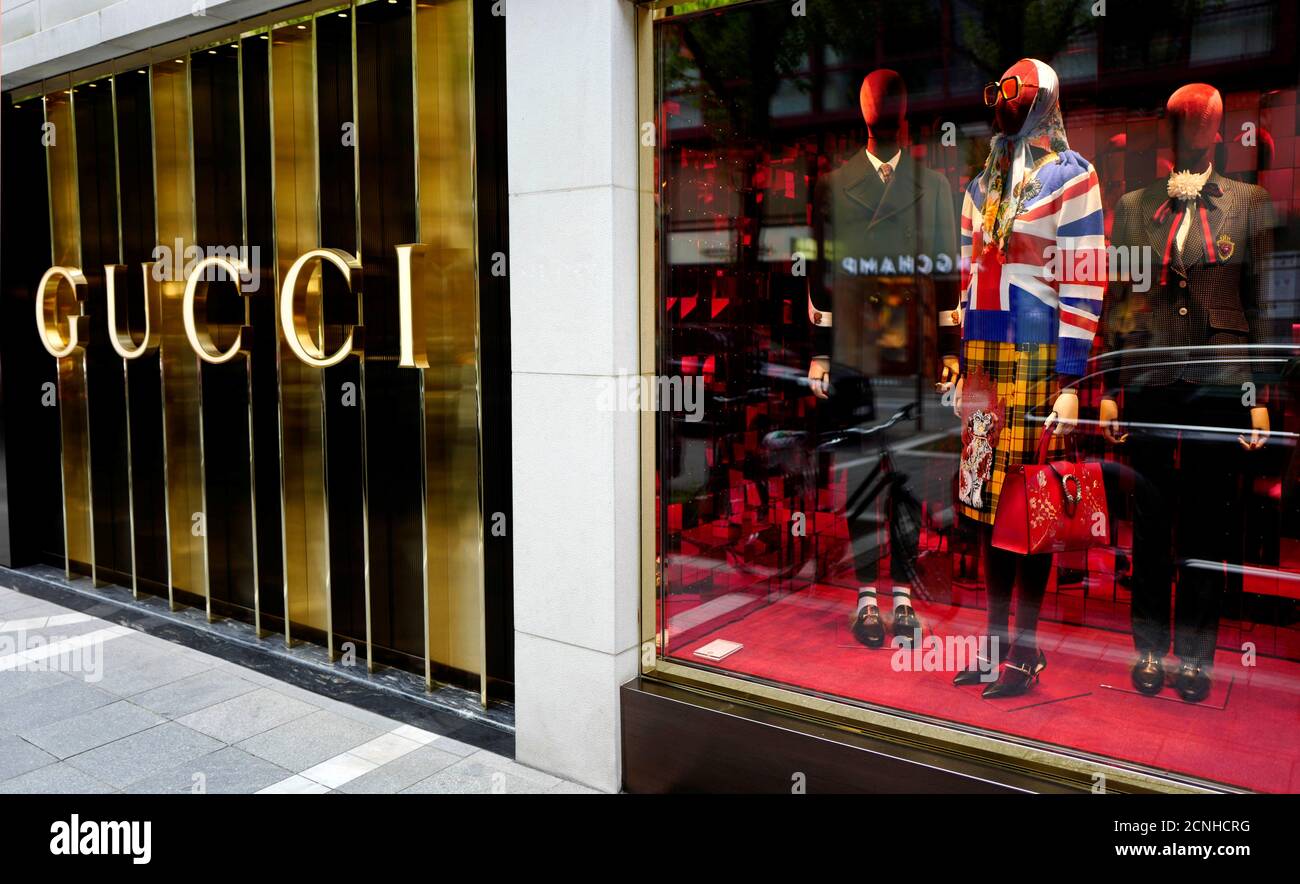 The entrance of Gucci's flagship store is pictured in downtown Frankfurt,  Germany, April 7, 2017. REUTERS/Kai Pfaffenbach Stock Photo - Alamy