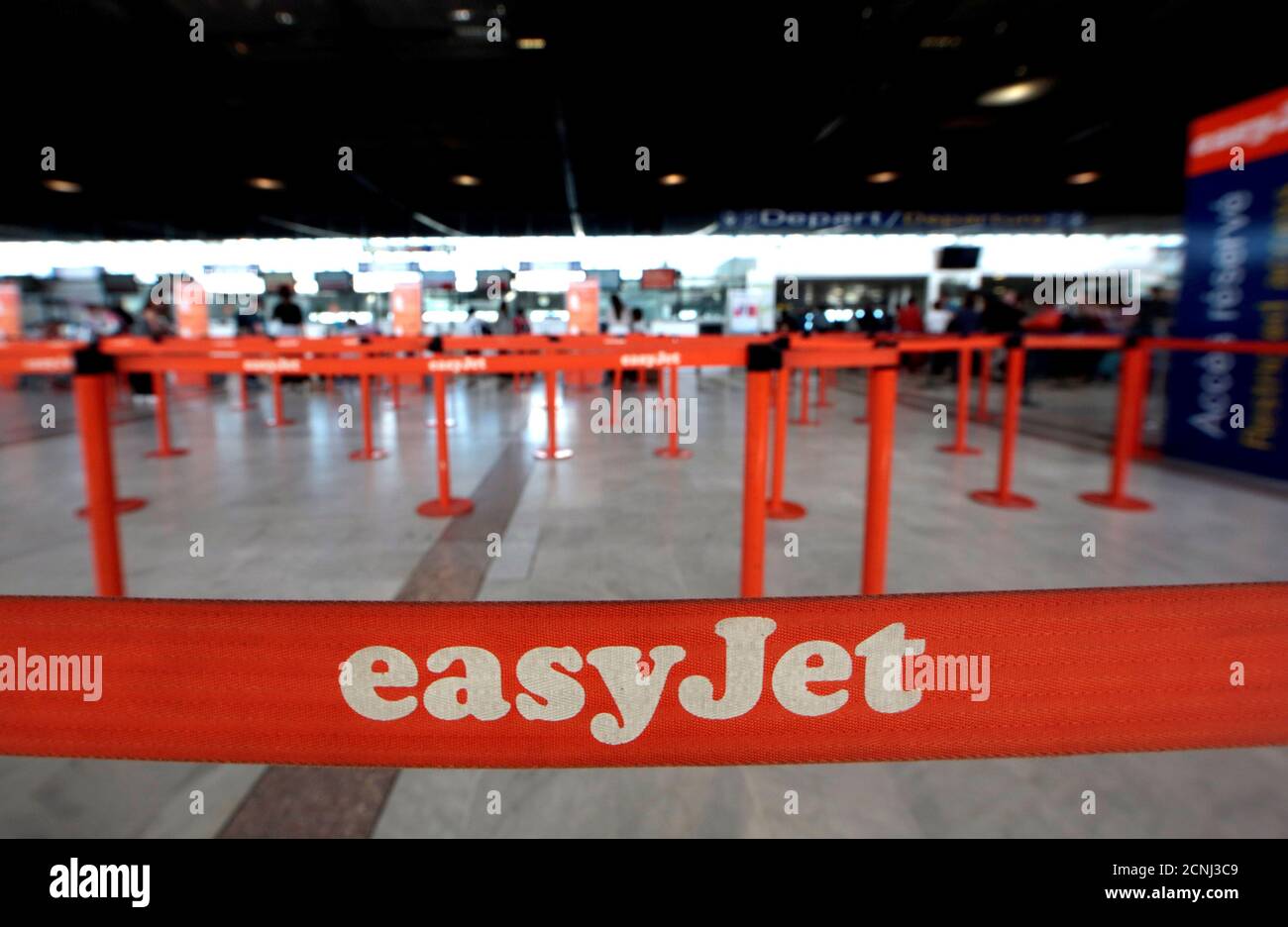 Nice airport easyjet hires stock photography and images Alamy