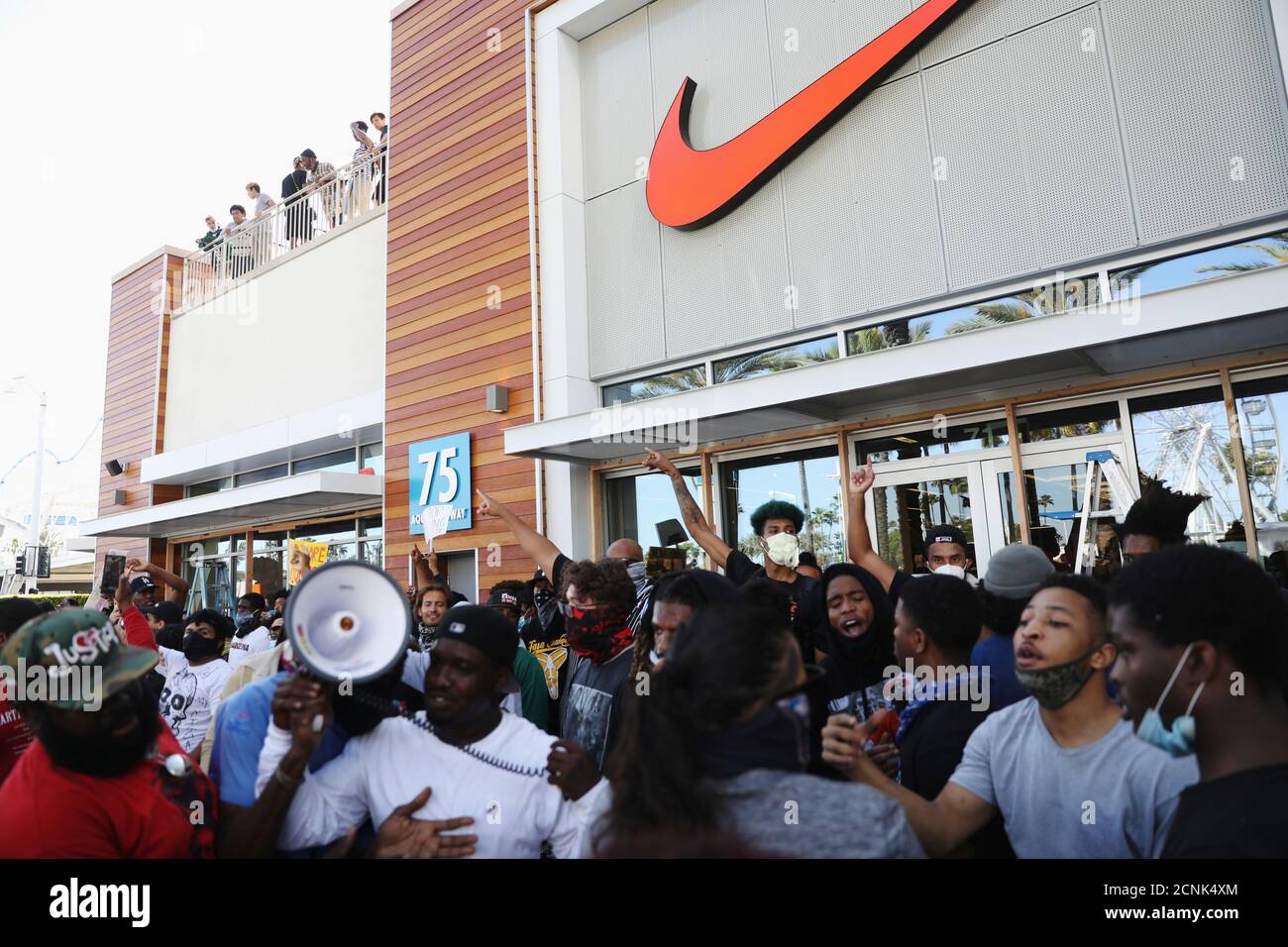 nike store long beach