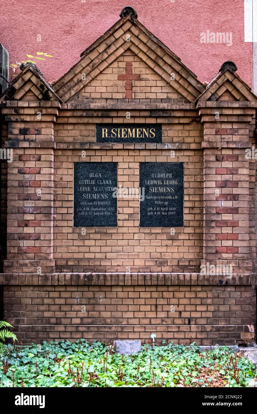 Alter St. Matthäus Kirchhof .Old Saint