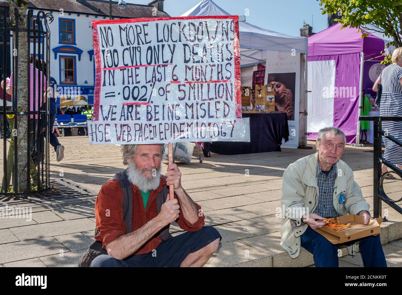 Bantry, West Cork, Ireland. 18th Sep, 2020. On a packed market day in Bantry, a lone protestor, Jimmy Carrick, made his feelings known today regarding the COVID-19 pandemic. There was a distinct lack of face mask wearers and social distancing at the busy Friday market. Credit: AG News/Alamy Live News Stock Photo
