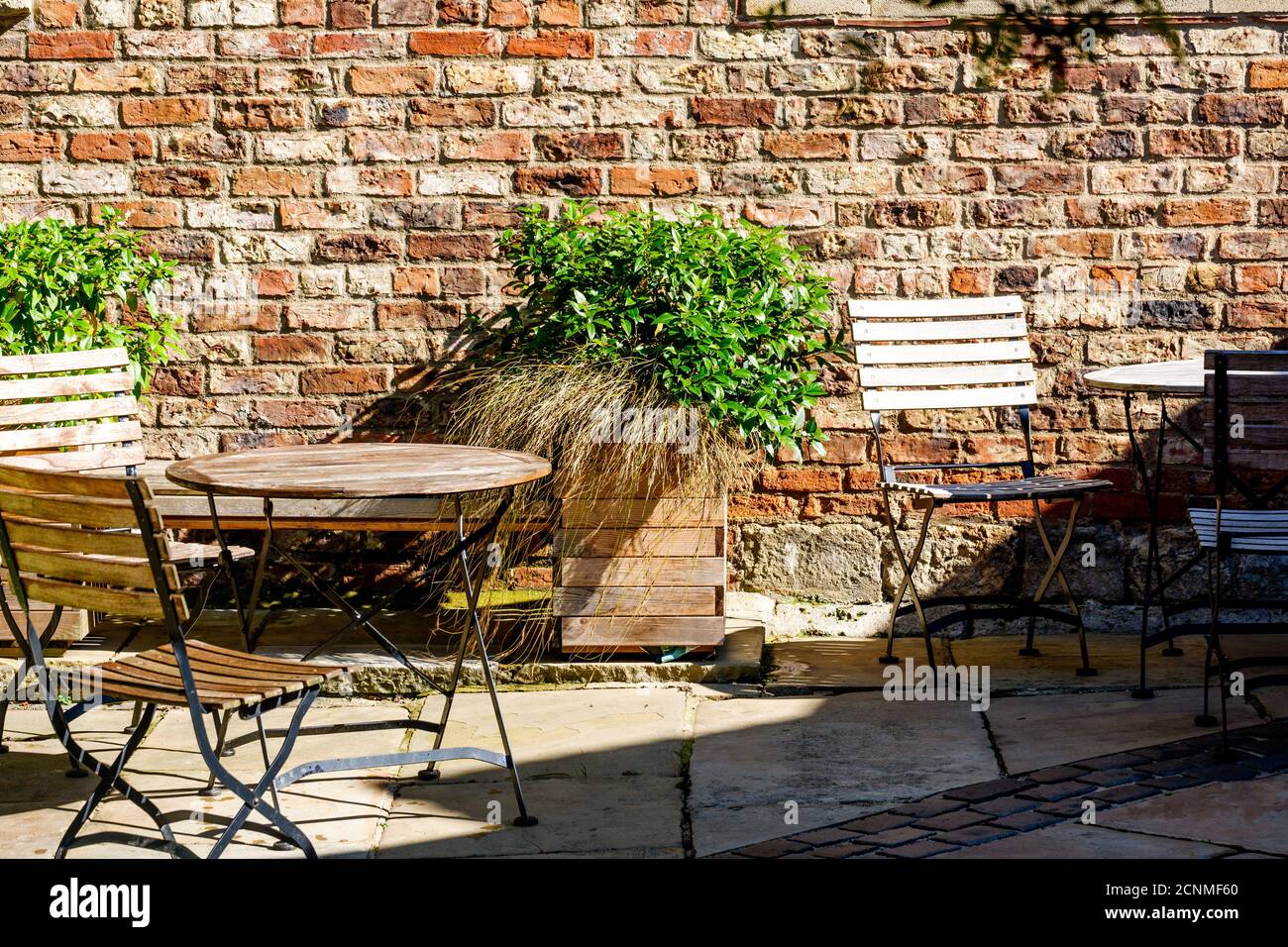 Bistro set hi res stock photography and images Alamy