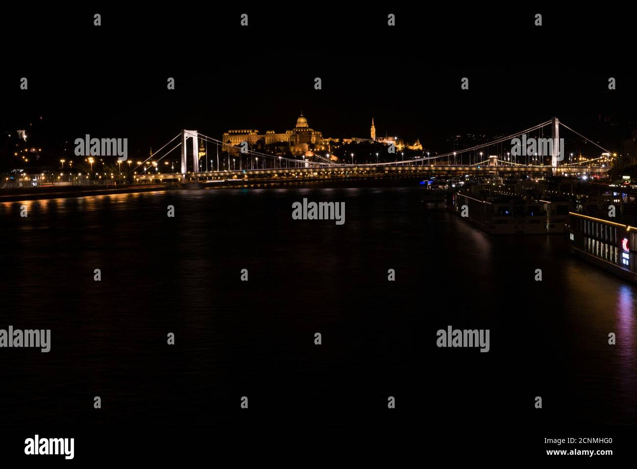 Chain Bridge, Budapest Castle, Castle Palace, Danube, Budapest, Hungary ...