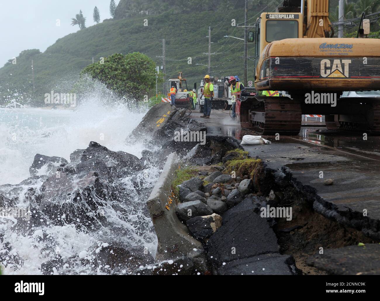 Hawaii road repair hires stock photography and images Alamy