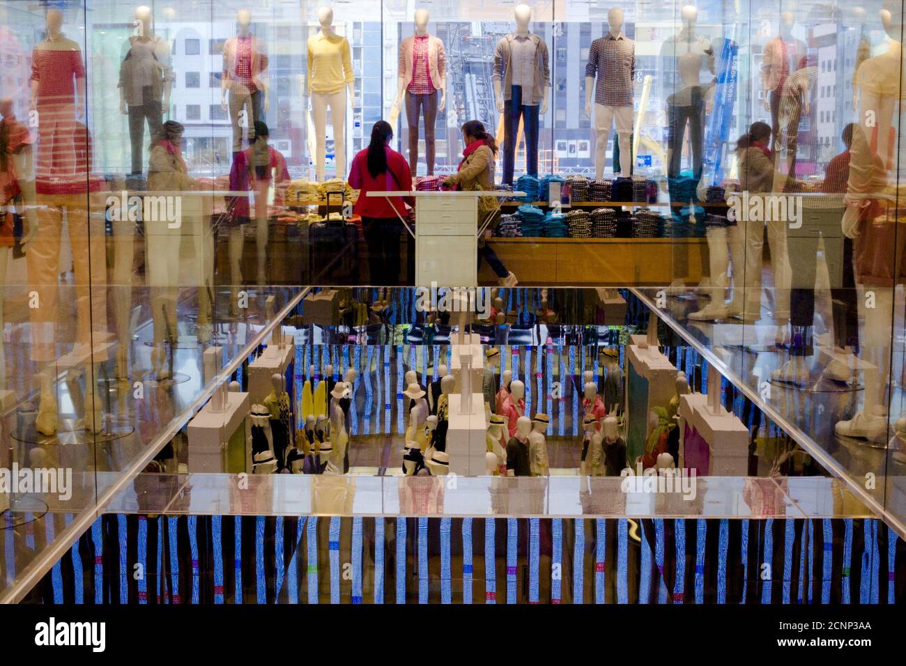 Fast retailing hi-res stock photography and images - Alamy